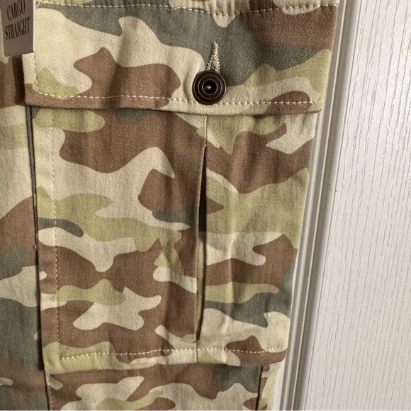 NWT RE Generation Women's Camouflage Cargo Pants - Picture 2 of 6